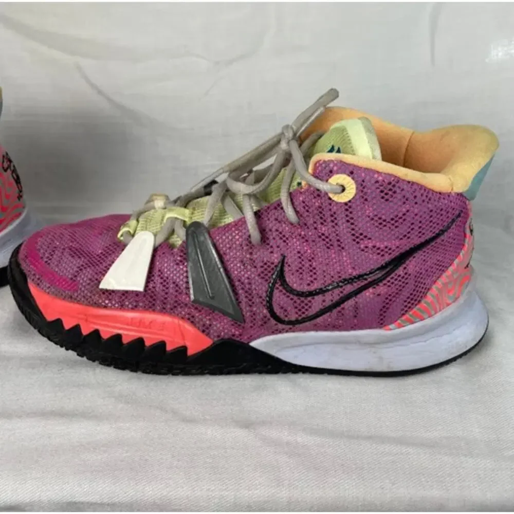 NIKE‎ Pink High Top Sneakers Youth 6.5 Kyrie Air Basketball Fuchsia Gym shoes
